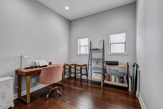 Building Photo - 1124 W Dallas St