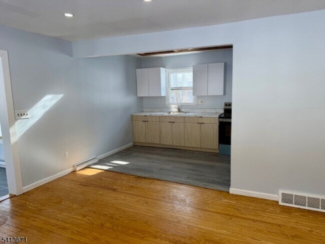 Foto del edificio - 56 Appleseed Rd