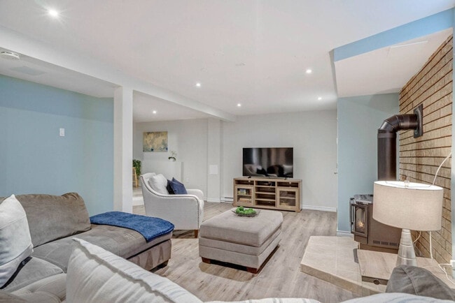 Building Photo - 306 Rue Riviera