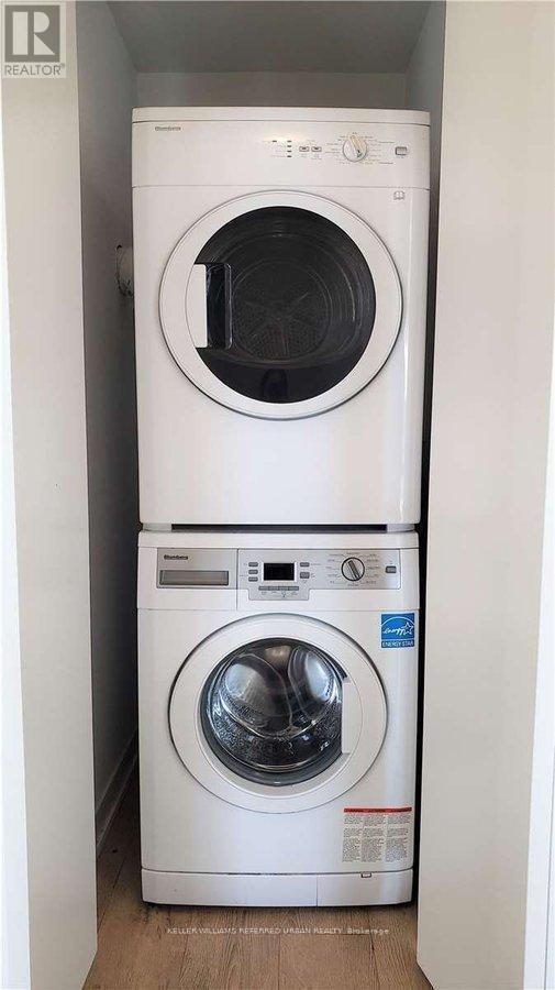 Photo du bâtiment - 1720 Simcoe St N