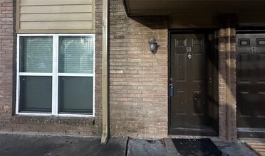 Building Photo - 8110 Albacore Dr