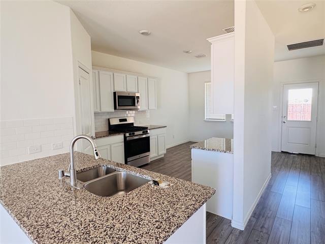 Foto del edificio - 5616 Elwood Dr