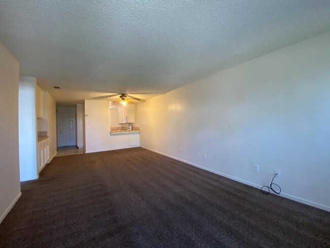 Foto del edificio - 1027 W Dakota Ave