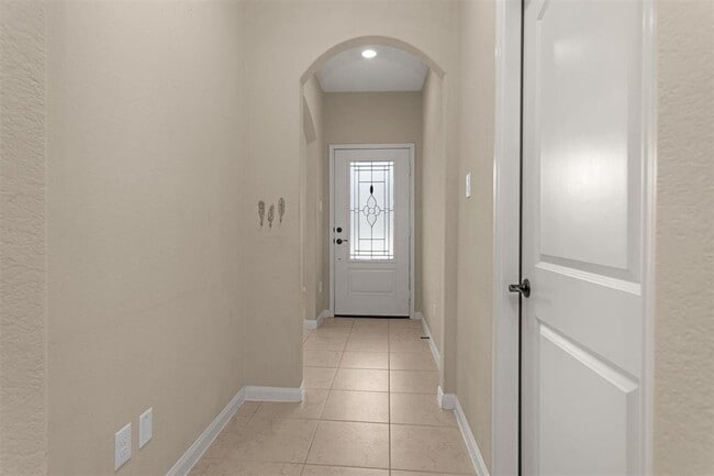 Building Photo - 8858 Oval Glass St