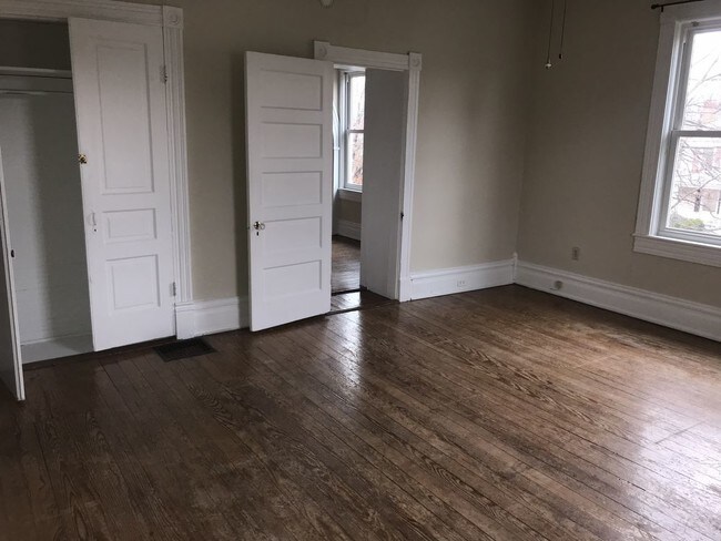 Building Photo - Unit C