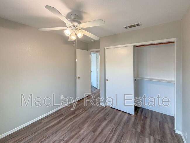 Foto del edificio - 2934 E Blackhawk Dr