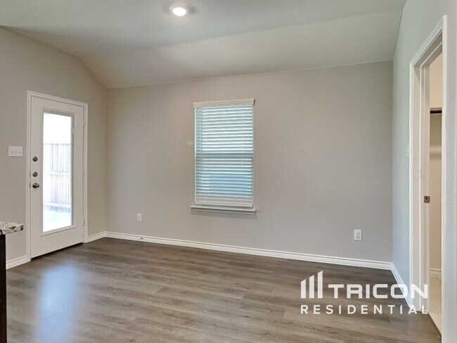 Foto del edificio - 426 Pleasant Hill Ln