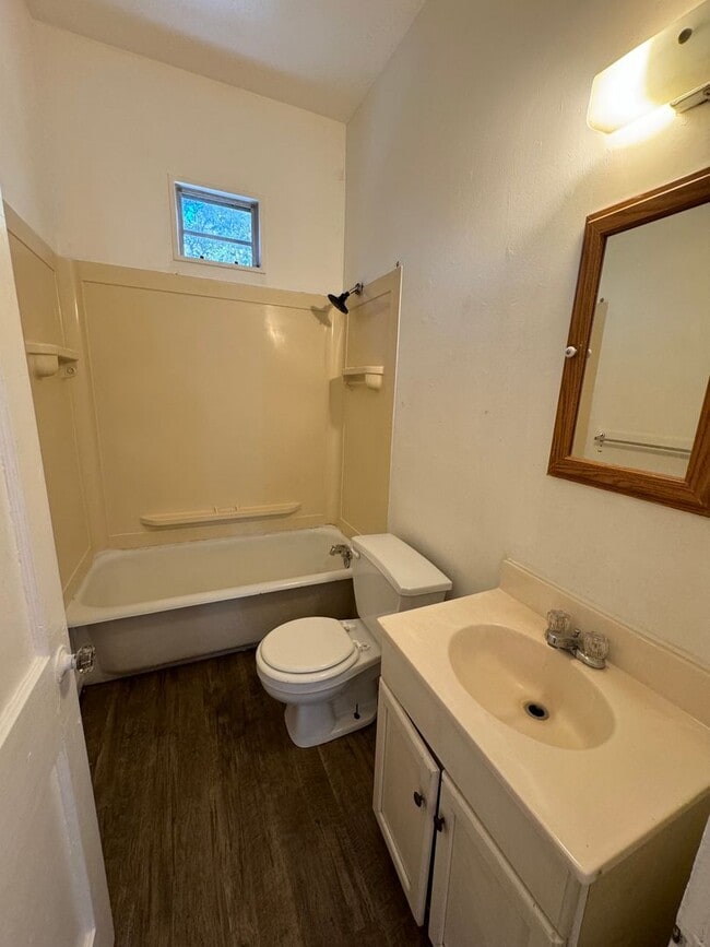 Building Photo - 615 Lapsley Ave