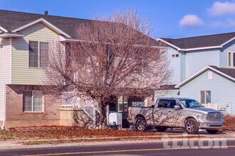 Building Photo - 5447 Midland Dr