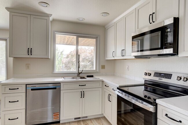 Foto del edificio - Charming & Updated 3-Bedroom Home