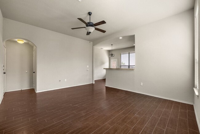 Building Photo - AVAILABLE NOW! Nice 3 Bedroom Duplex located in New Braunfels!