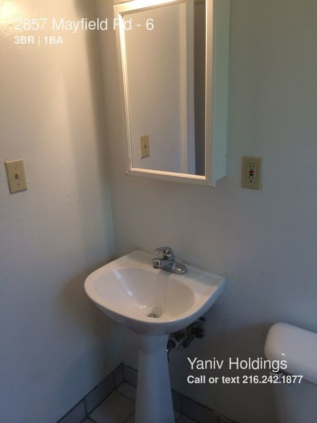 Foto del edificio - 2857 Mayfield Rd