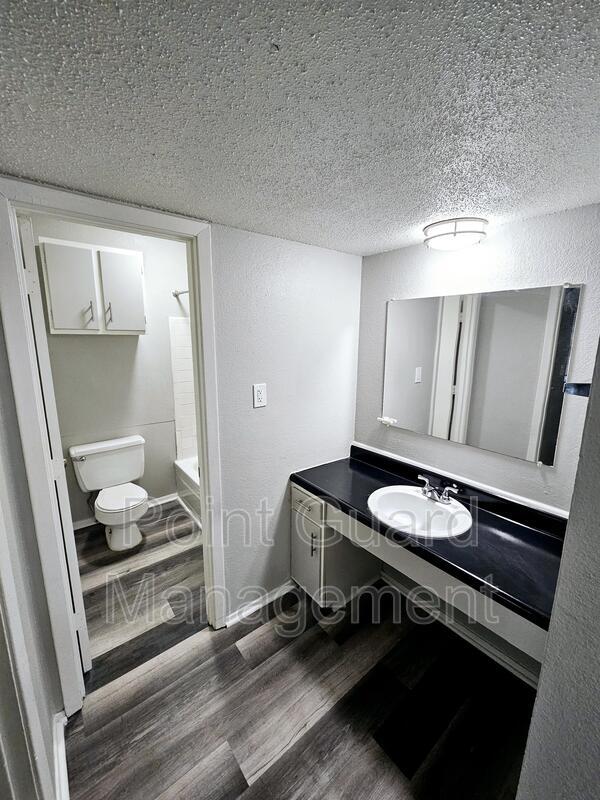 Building Photo - 1430 Cambridge Pl