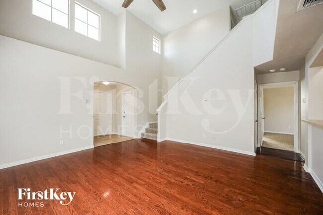 Building Photo - 10711 Ranchland Fox