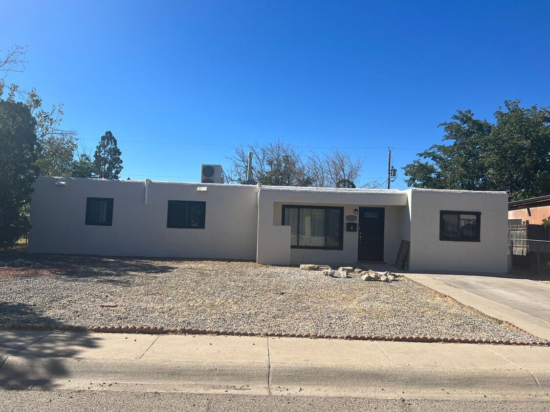 Primary Photo - 1819 Sq Ft of living space