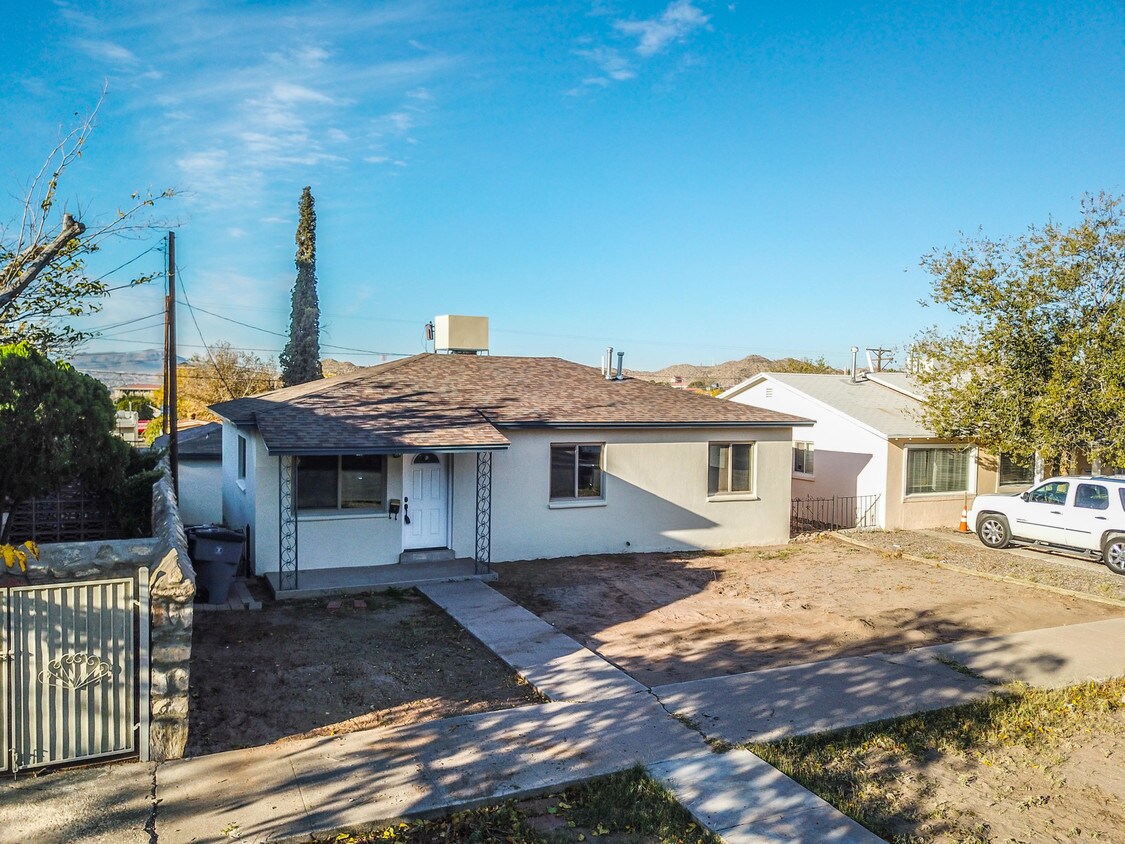 2309 Ochoa St, El Paso, TX 79902 House for Rent in El Paso, TX