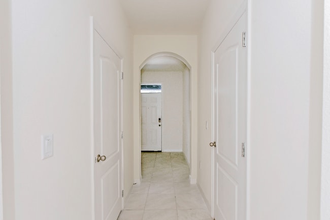 Building Photo - 1280 Yellow Finch Dr