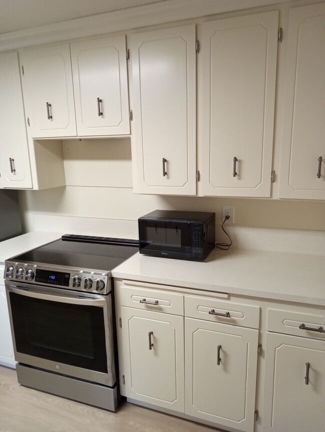 Building Photo - 3 Bedroom Rambler Centrally Located in Lacey