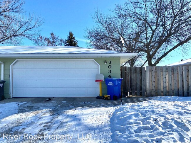 Building Photo - 4 br, 2 bath House - 3034 18th St S