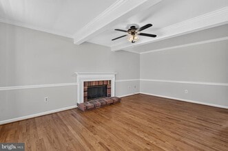Building Photo - 811 Chatsworth Dr