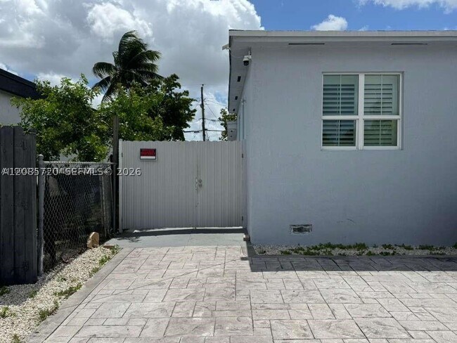 Foto del edificio - 230 E 56th St