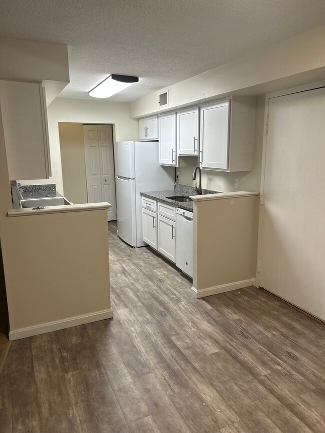 Building Photo - 8 Beals Cove Rd