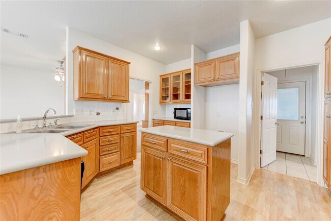 Foto del edificio - 2300 County Rd 302