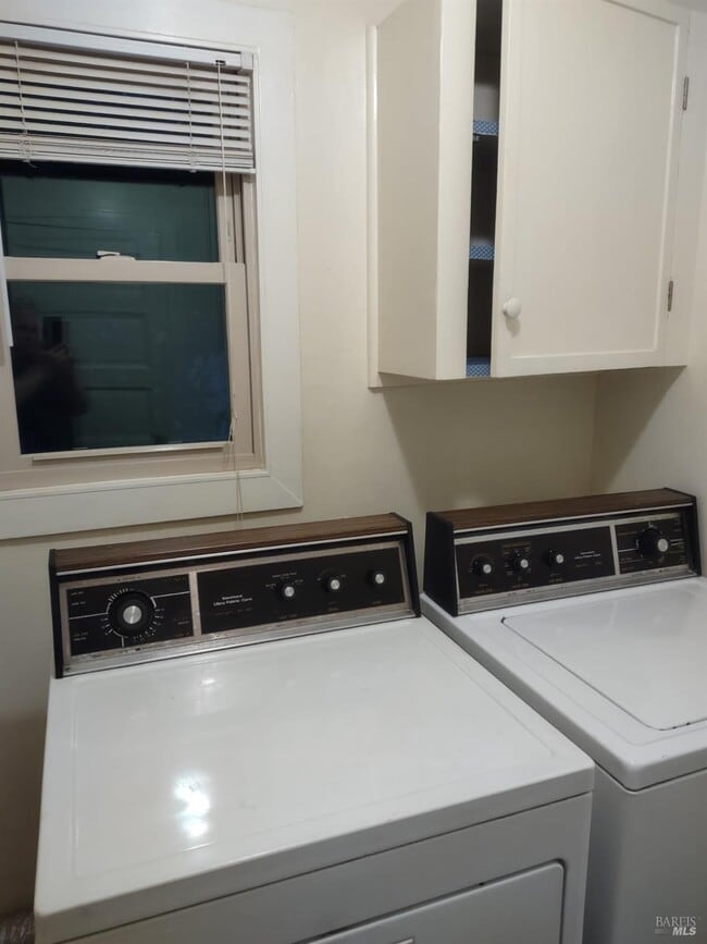 Building Photo - 16 Frances St