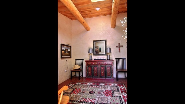 Foto del edificio - 1854 Griegos Rd NW