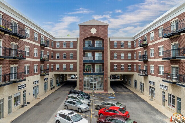 Building Photo - Lake Center Plaza