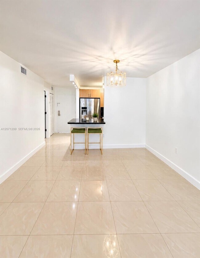 Foto del edificio - 605 NW 72nd Ave