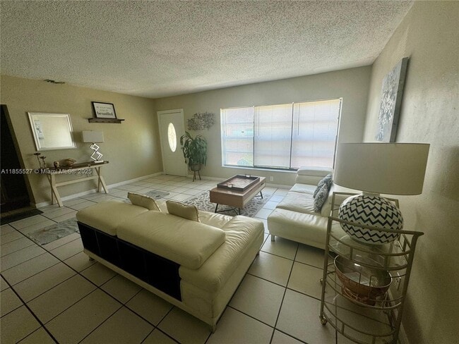 Foto del edificio - 3310 Auburn Blvd