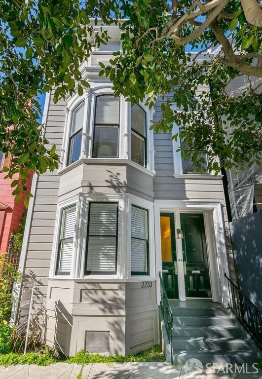 Foto principal - 2233 Webster St