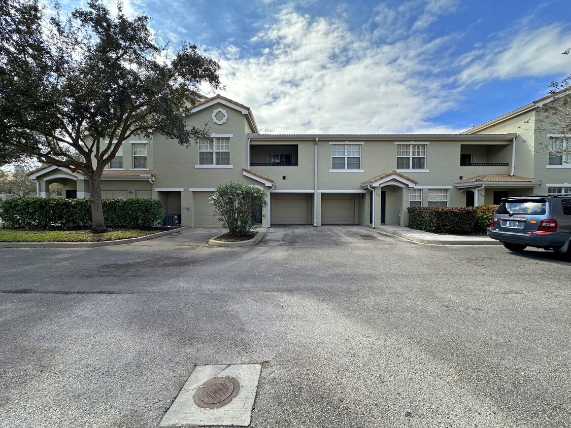 Photo - 160 SW Peacock Blvd (Port Saint Lucie, FL)