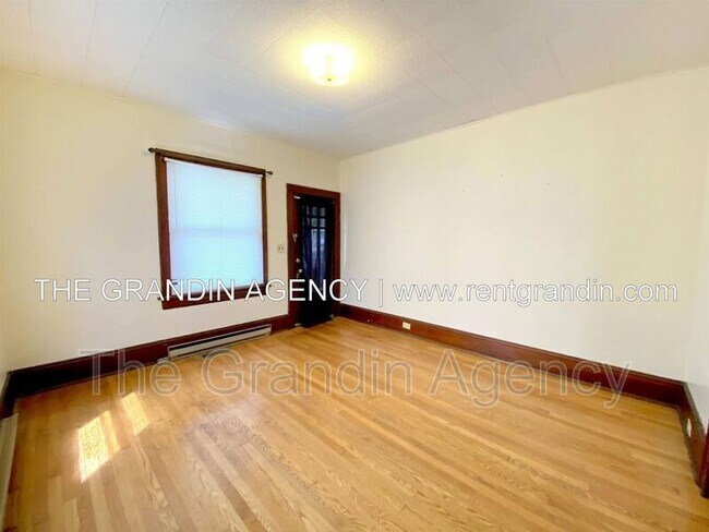 Foto del edificio - 1129 Stewart Ave SE