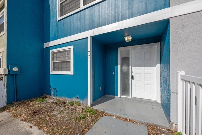 Building Photo - ***CUTE! Largo Townhome NOW *** 2 Bed. 1&1...