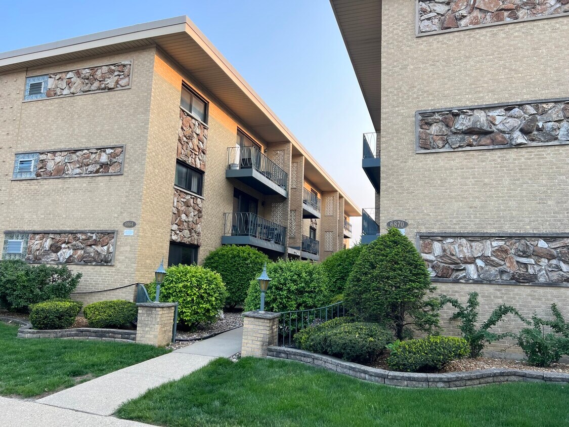 6870 N Northwest Hwy Unit 3D, Chicago, IL 60631 Condo for Rent in