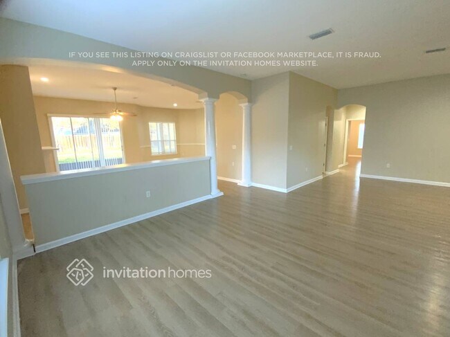 Foto del edificio - 833 Lord Nelson Blvd