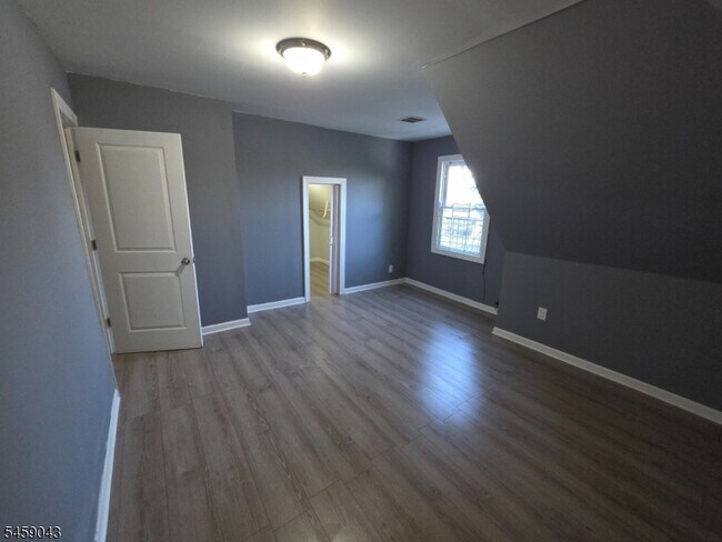 Foto del edificio - 61 S Maple Ave