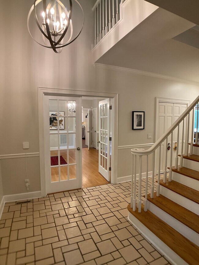 Foto del edificio - Executive Home in The Heart of Chapel Hill!