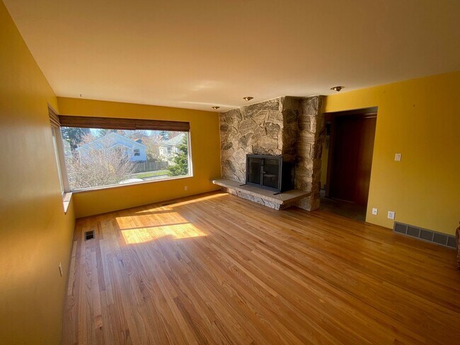 Foto del edificio - Gorgeous Mid Century Modern 3 bed, 1.5 bat...