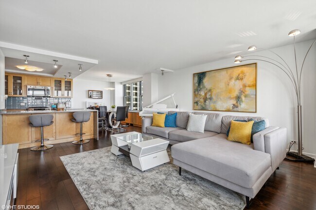 Building Photo - 400 E Randolph St