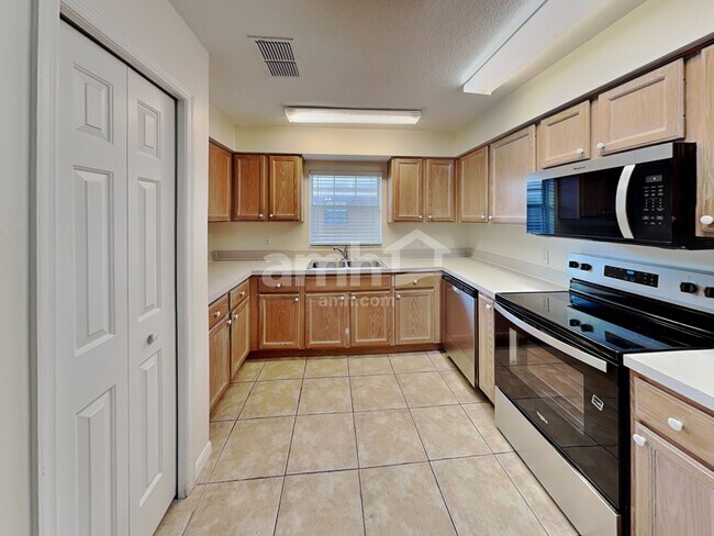 Building Photo - 1621 Christa Ct