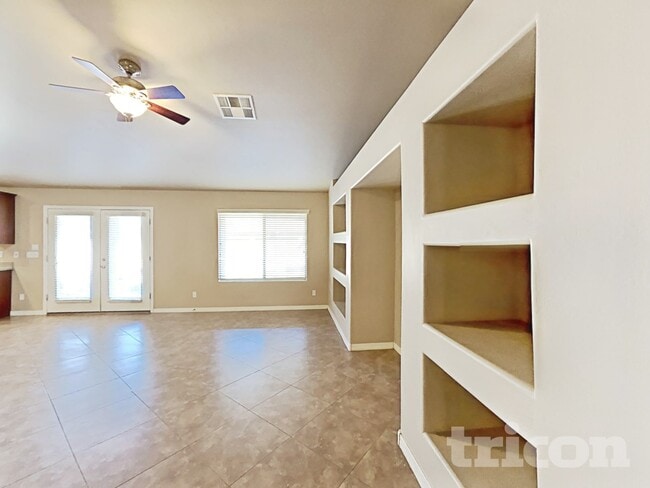 Foto del edificio - 43368 Palmen Dr