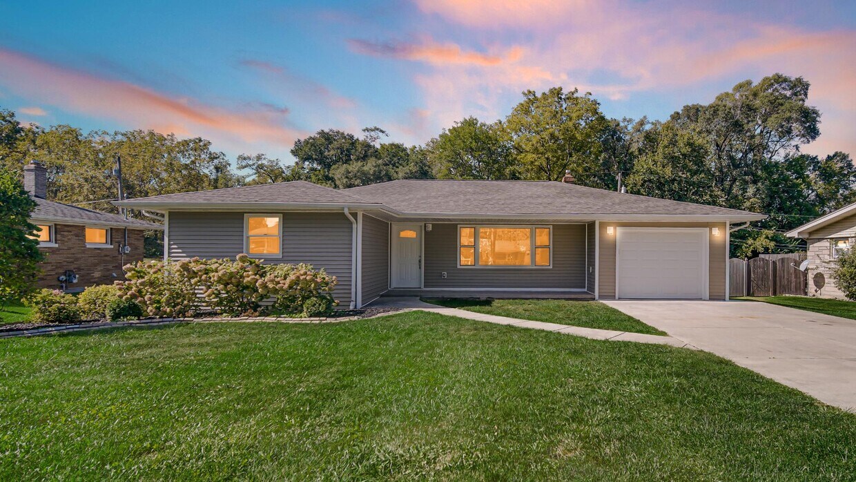 Foto principal - 7130 Delaware St