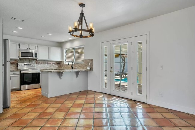 Building Photo - 53475 Avenida Herrera