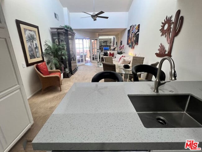 Foto del edificio - 500 E Amado Rd