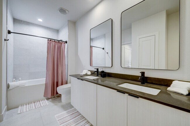 Foto del edificio - 2137 Pelham Dr