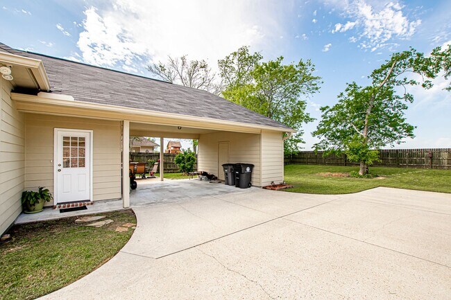 Foto del edificio - 10580 Springglen Ct