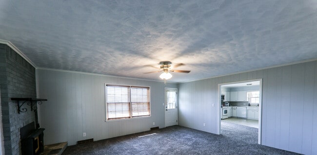 Foto del edificio - 642 W Sylvania St